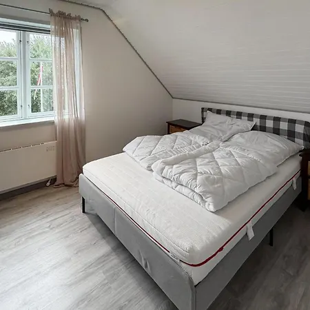 Dom wakacyjny 3 Bedroom Beautiful In